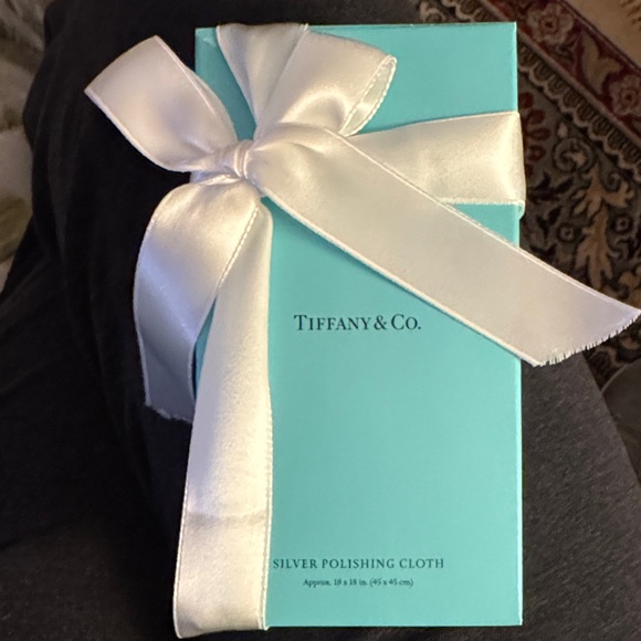 Set Tiffany & Co Silver Polishing Cloth 18x18 Retired, No Longer Made. Rare Gift - Picture 3 of 8